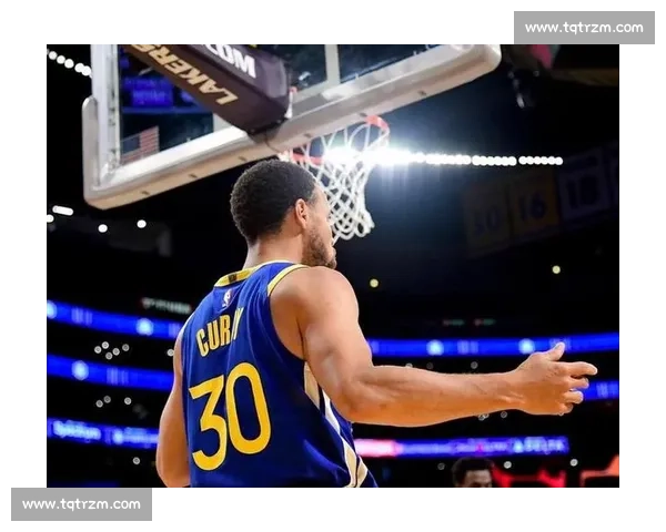 单场 52 记三分 + 156 分:这是人类篮球的极限,还是虚拟世界的疯狂? 单场 52 记三分 + 156 分:这是人类篮球的极限,还是虚拟世界的疯狂?