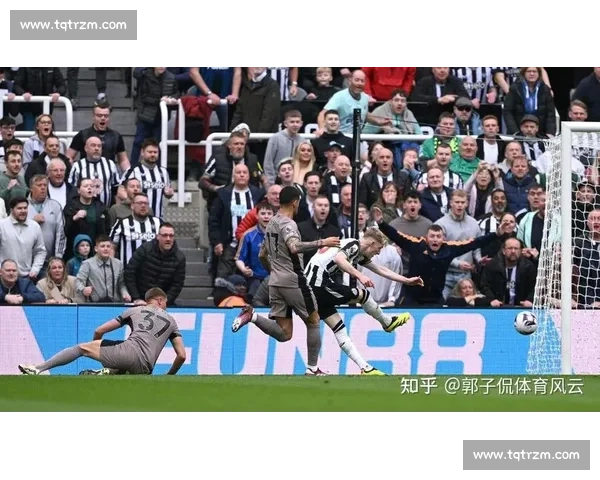 纽卡球员自发列队致敬孙兴慜,埃迪豪证实:这是足球精神的纯粹表达 纽卡球员自发列队致敬孙兴慜,埃迪豪证实:这是足球精神的纯粹表达